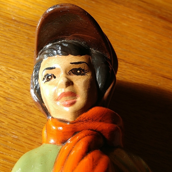 CR VINTAGE Hand Painted Newsboy Ceramic Figurine resembles a young Elvis - Picture 2 of 6